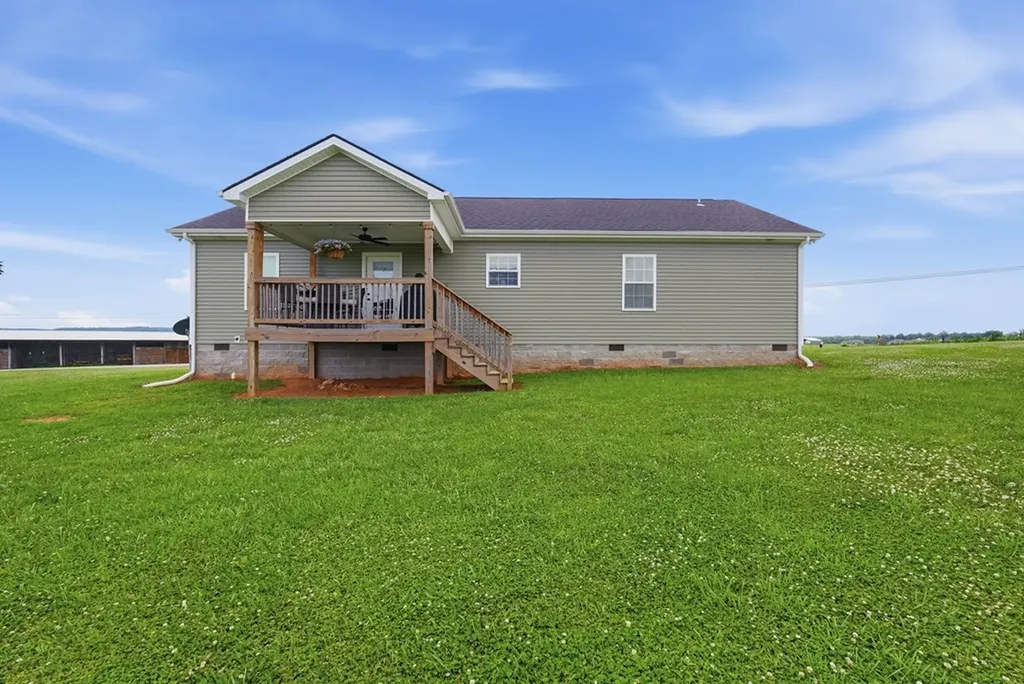 1767 Purvin Lollar Road Sparta TN 38583
