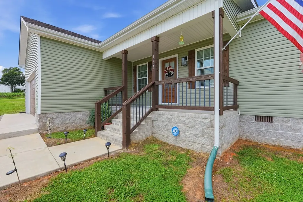 1767 Purvin Lollar Road Sparta TN 38583