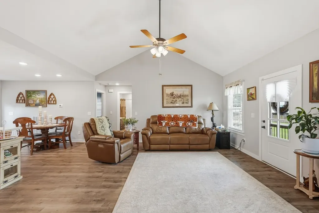 1767 Purvin Lollar Road Sparta TN 38583