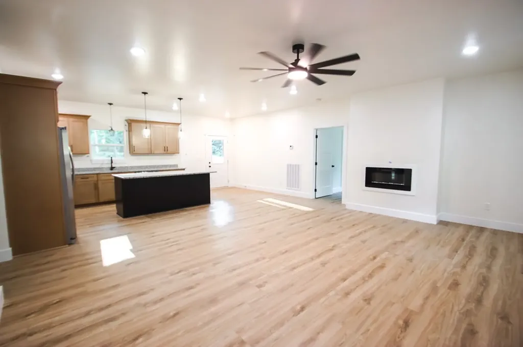 629 Crossvine Sparta TN 38583