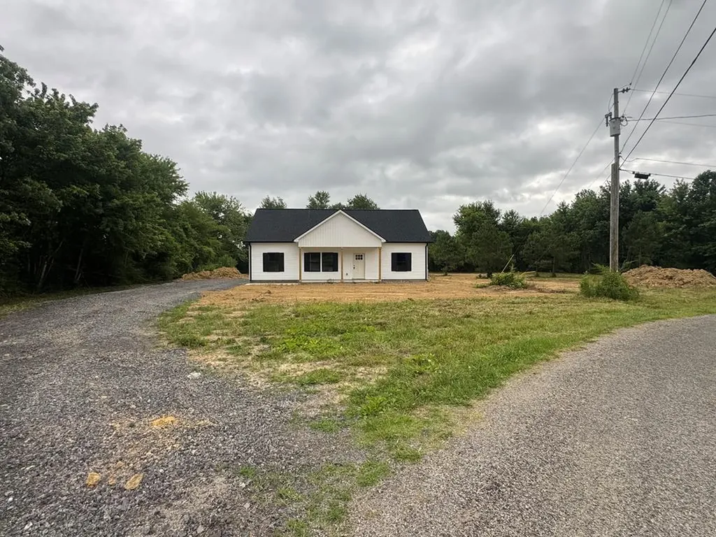 169 Arrowhead Drive Smithville TN 37166