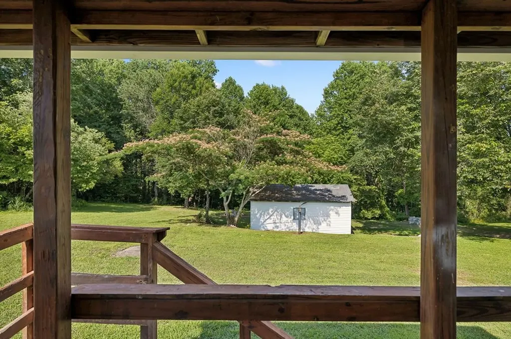 5219 Hancock Road Silver Point TN 38582-6131