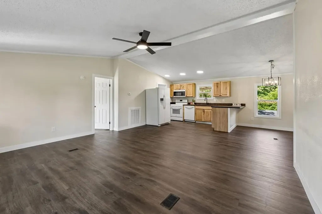 5219 Hancock Road Silver Point TN 38582-6131