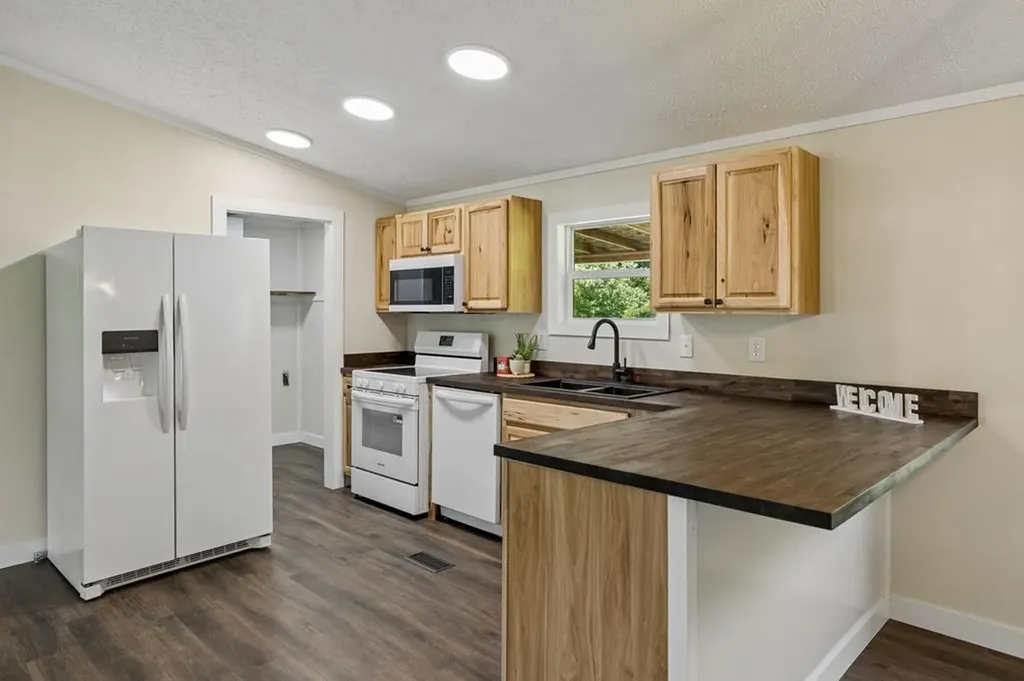 5219 Hancock Road Silver Point TN 38582-6131
