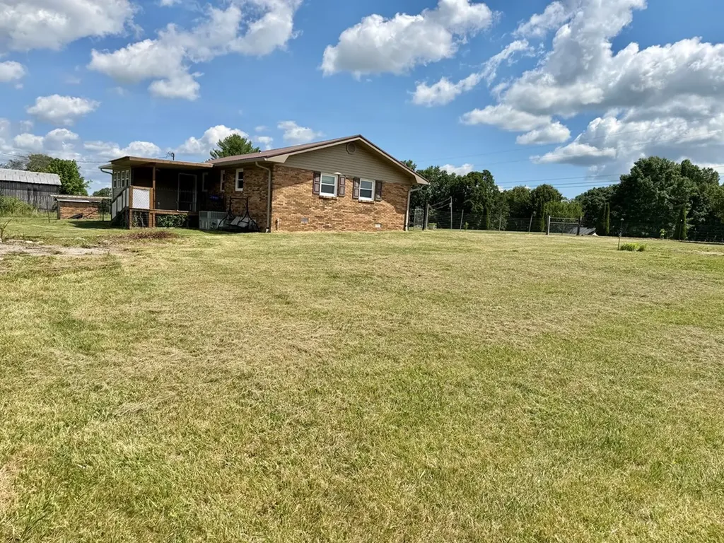 1589 Potato Farm Road Crossville TN 38571