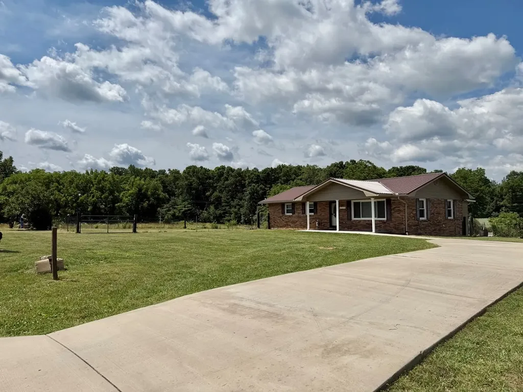 1589 Potato Farm Road Crossville TN 38571