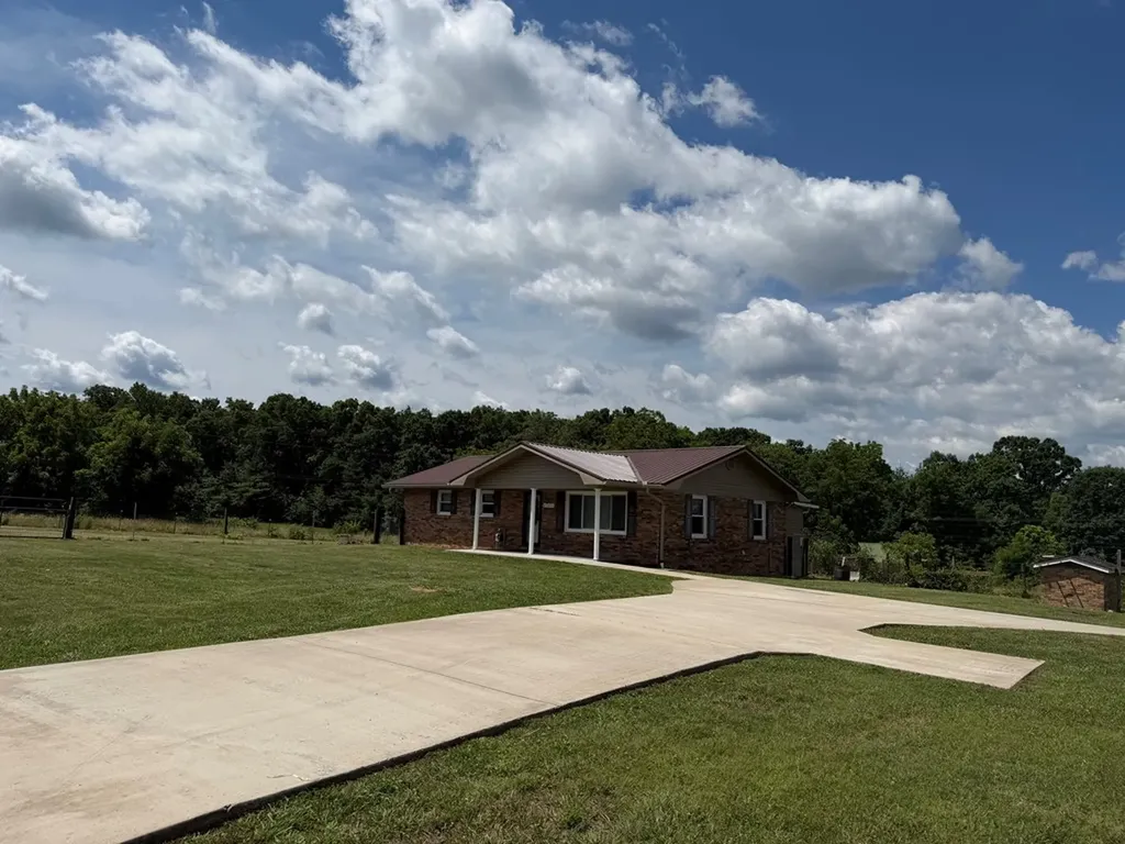 1589 Potato Farm Road Crossville TN 38571