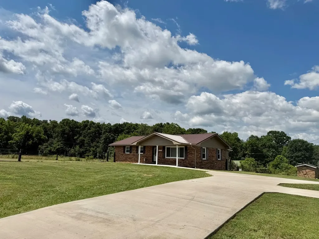 1589 Potato Farm Road Crossville TN 38571