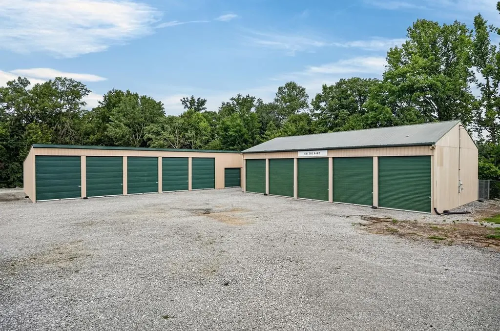 8515 Cookeville Boatdock Road Baxter TN 38506