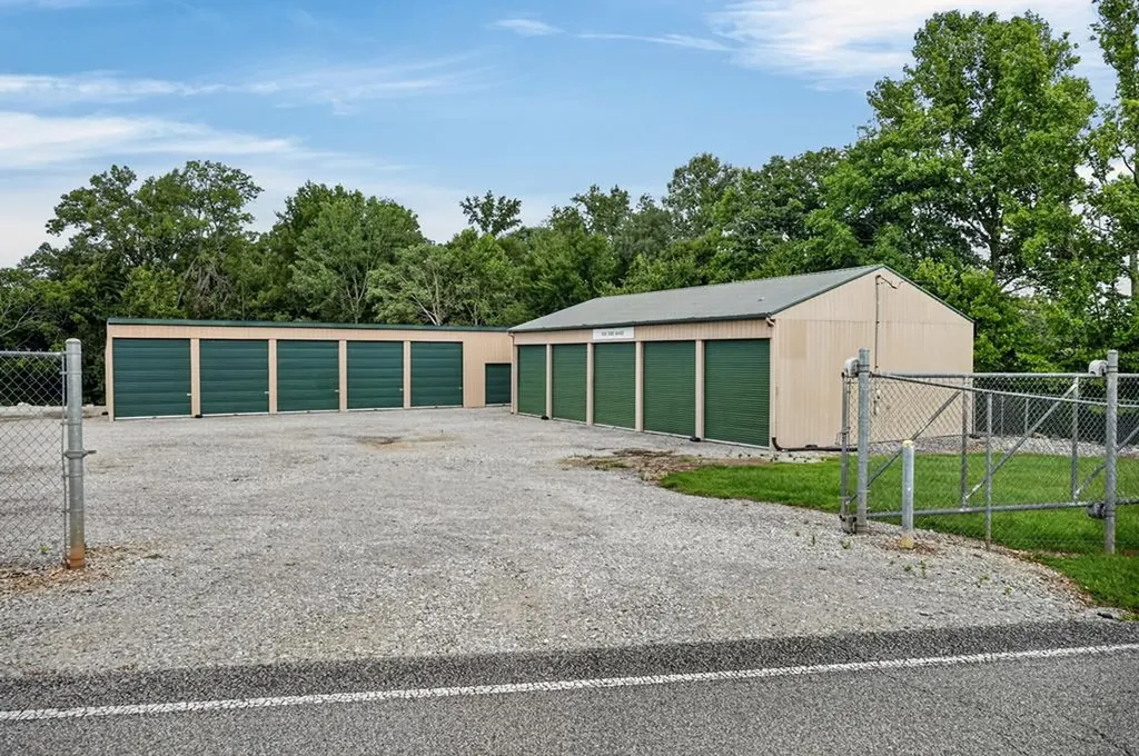 8515 Cookeville Boatdock Road Baxter TN 38506