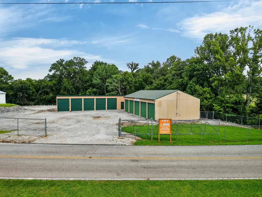 8515 Cookeville Boatdock Road Baxter TN 38506