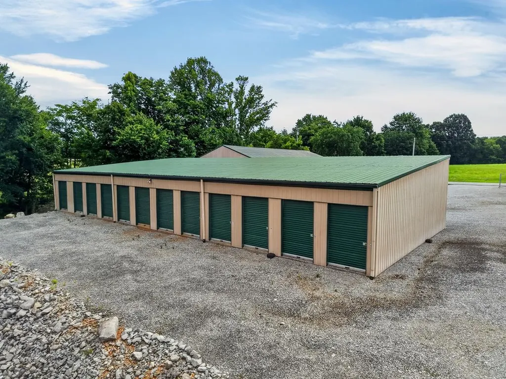 8515 Cookeville Boatdock Road Baxter TN 38506