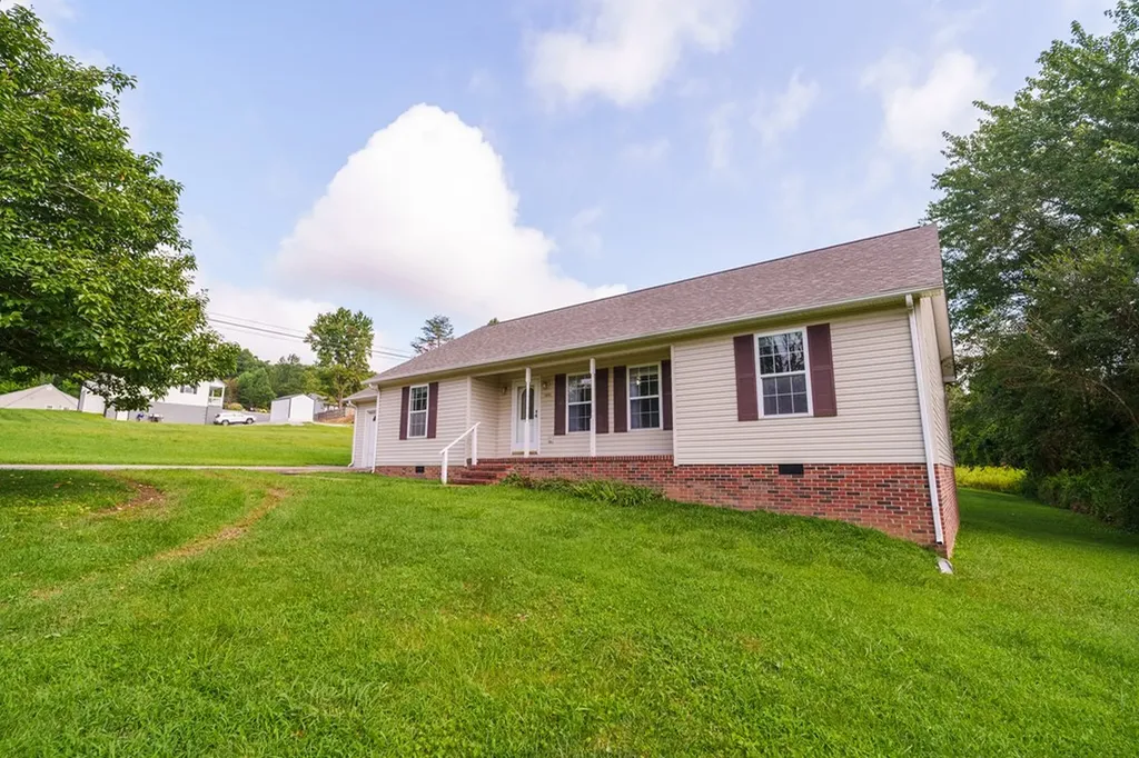 1051 Johnnie Bud Lane Cookeville TN 38501