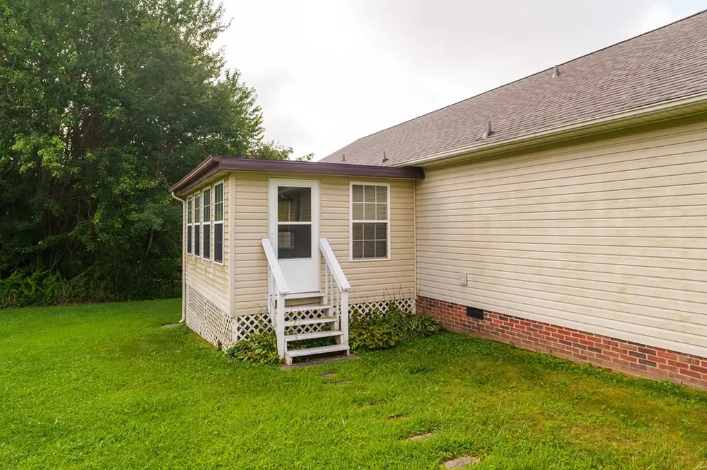 1051 Johnnie Bud Lane Cookeville TN 38501