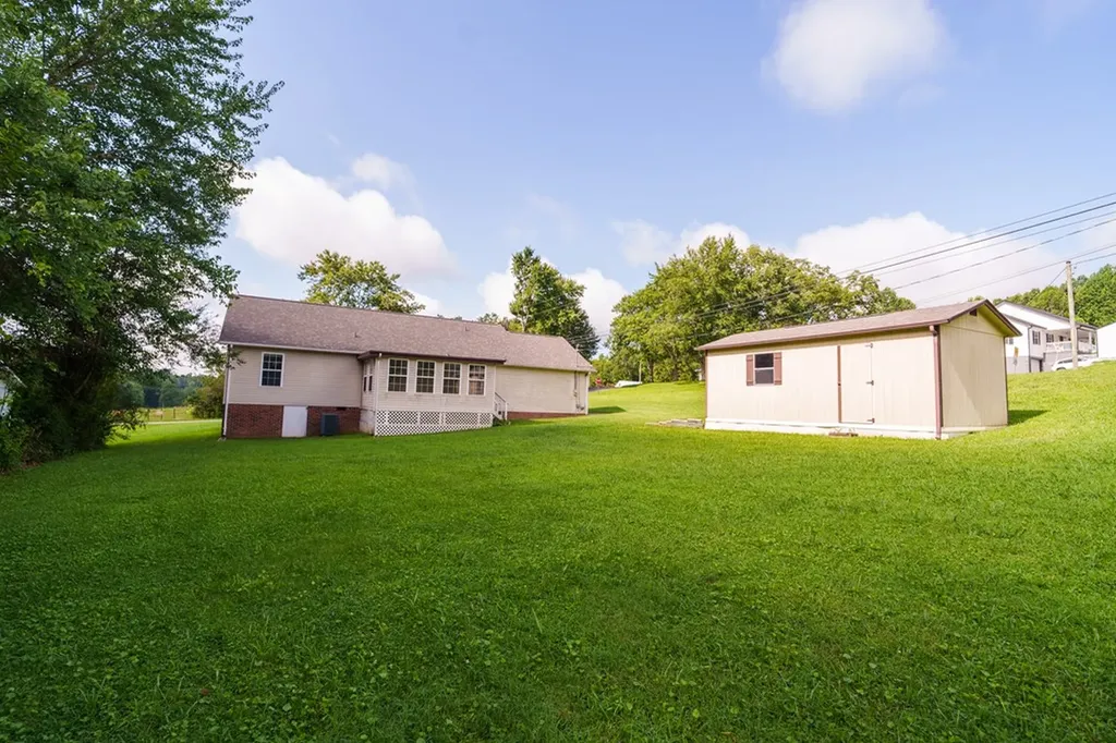 1051 Johnnie Bud Lane Cookeville TN 38501