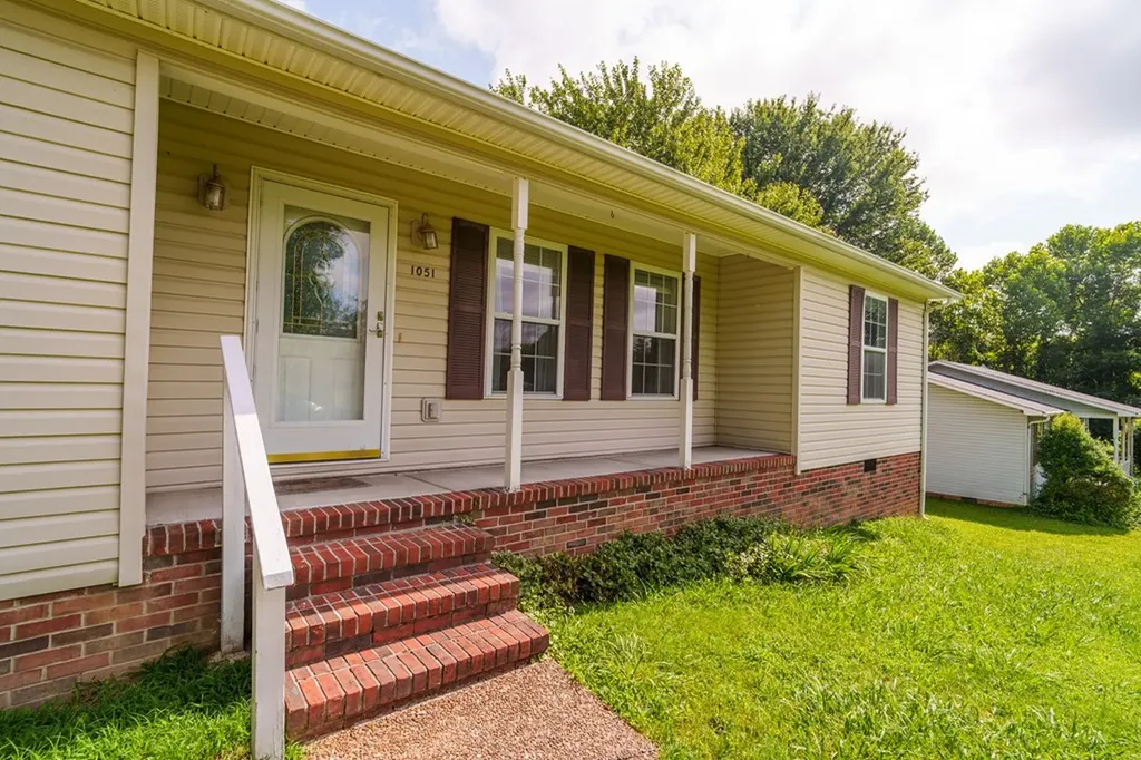 1051 Johnnie Bud Lane Cookeville TN 38501