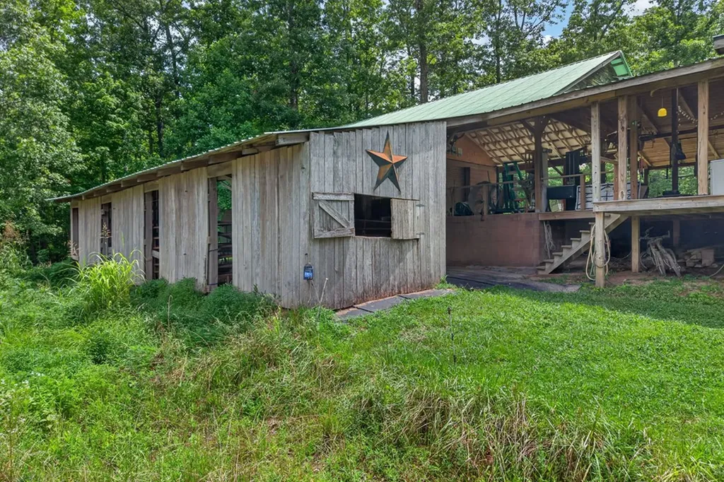 513 S 513 Valley Ridge Road Jamestown TN 38556