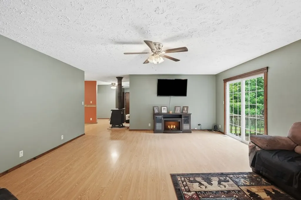 3291 Cumberland Lakes Drive Monterey TN 38574