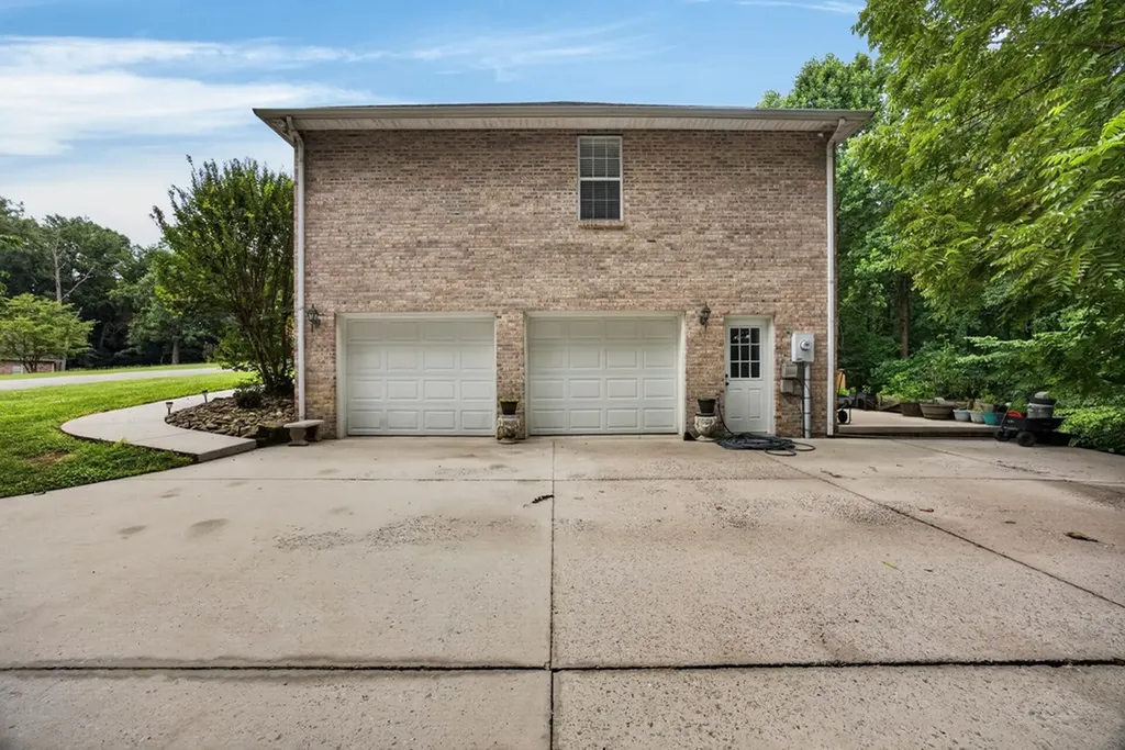 1540 Little John Lane Cookeville TN 38501
