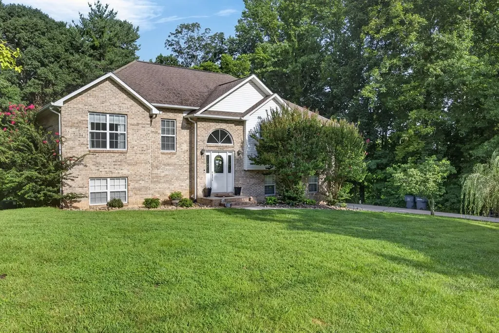 1540 Little John Lane Cookeville TN 38501