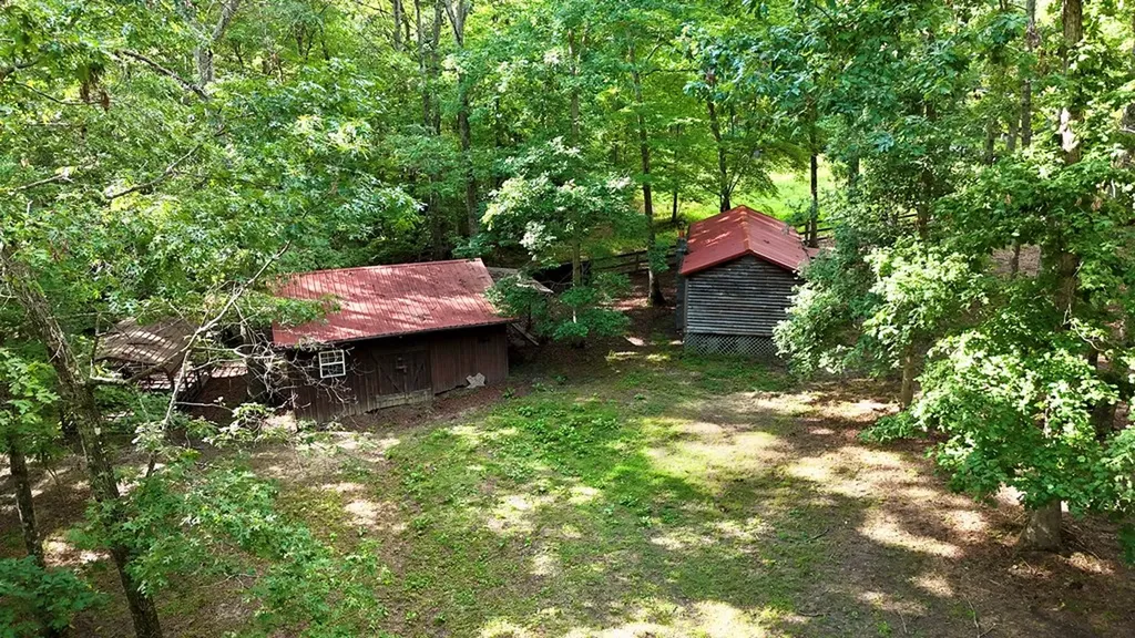 360 Joe Barnett Road Jamestown TN 38556