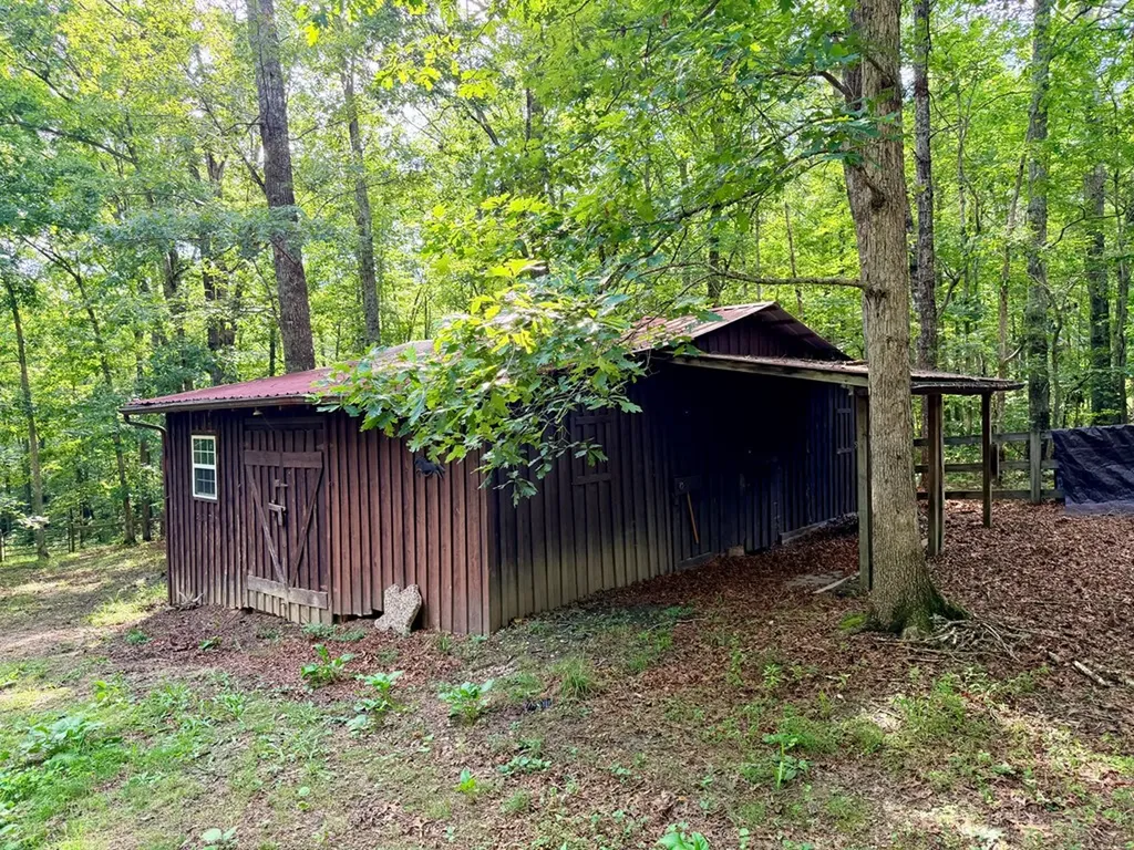 360 Joe Barnett Road Jamestown TN 38556