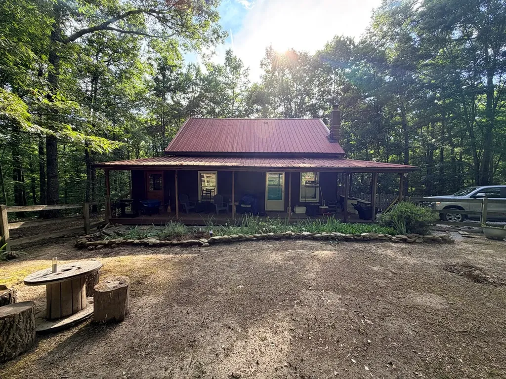 360 Joe Barnett Road Jamestown TN 38556