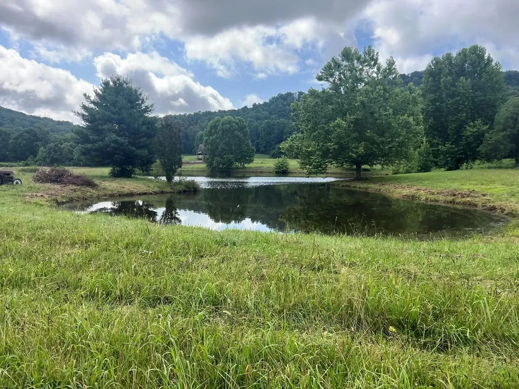 8499 Round Cove Road Sparta TN 38583