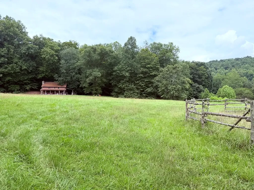 8499 Round Cove Road Sparta TN 38583