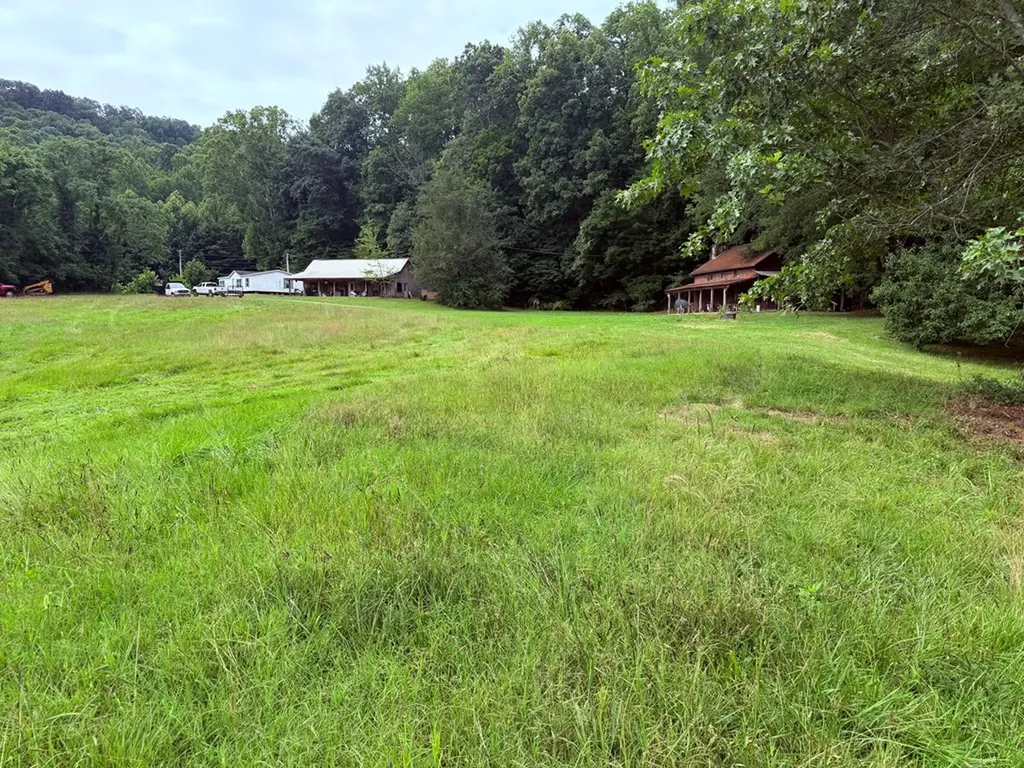 8499 Round Cove Road Sparta TN 38583