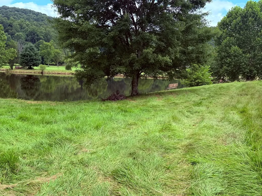 8499 Round Cove Road Sparta TN 38583