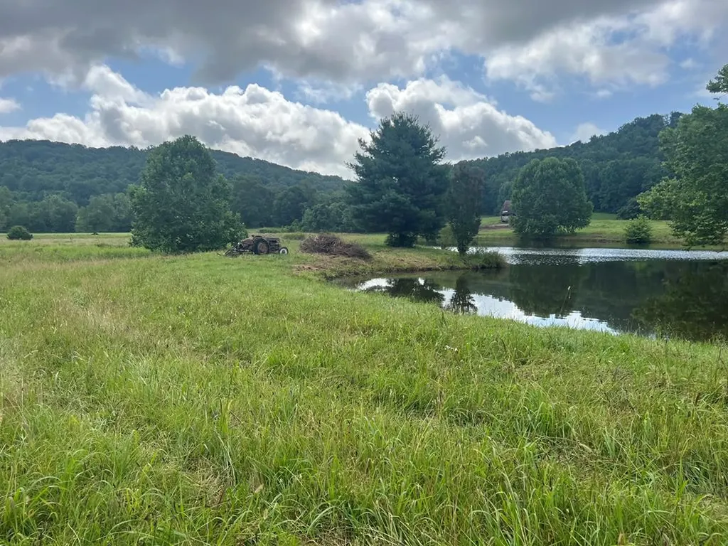 8499 Round Cove Road Sparta TN 38583