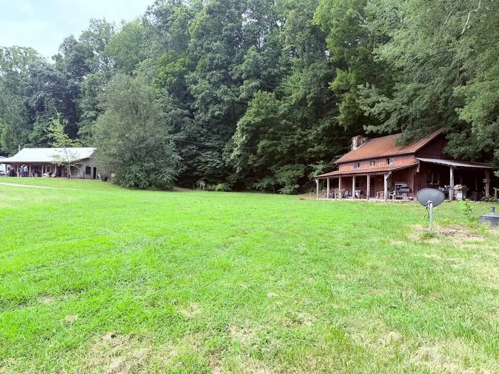 8499 Round Cove Road Sparta TN 38583