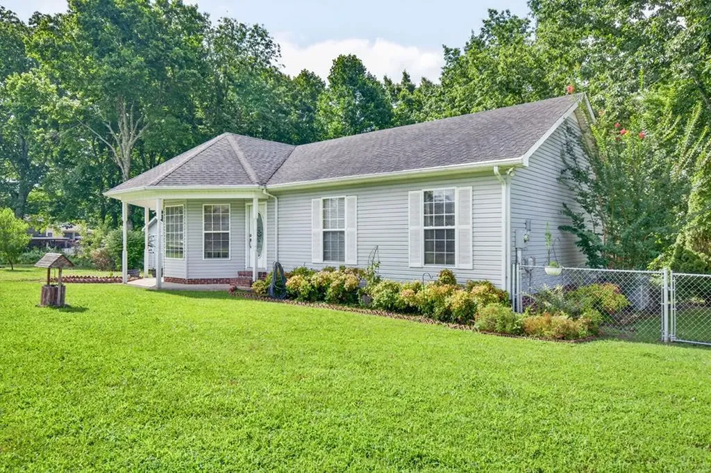 199 Moore Lane Dowelltown TN 37059