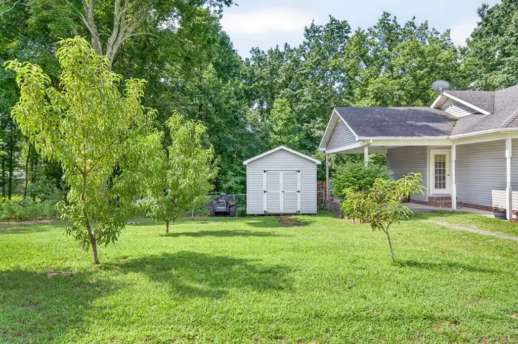 199 Moore Lane Dowelltown TN 37059