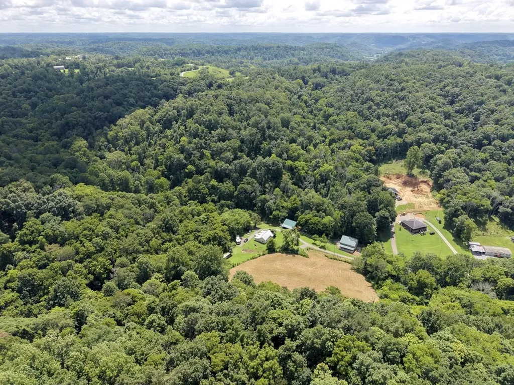 490 Ford Hollow Road Hartsville TN 37074