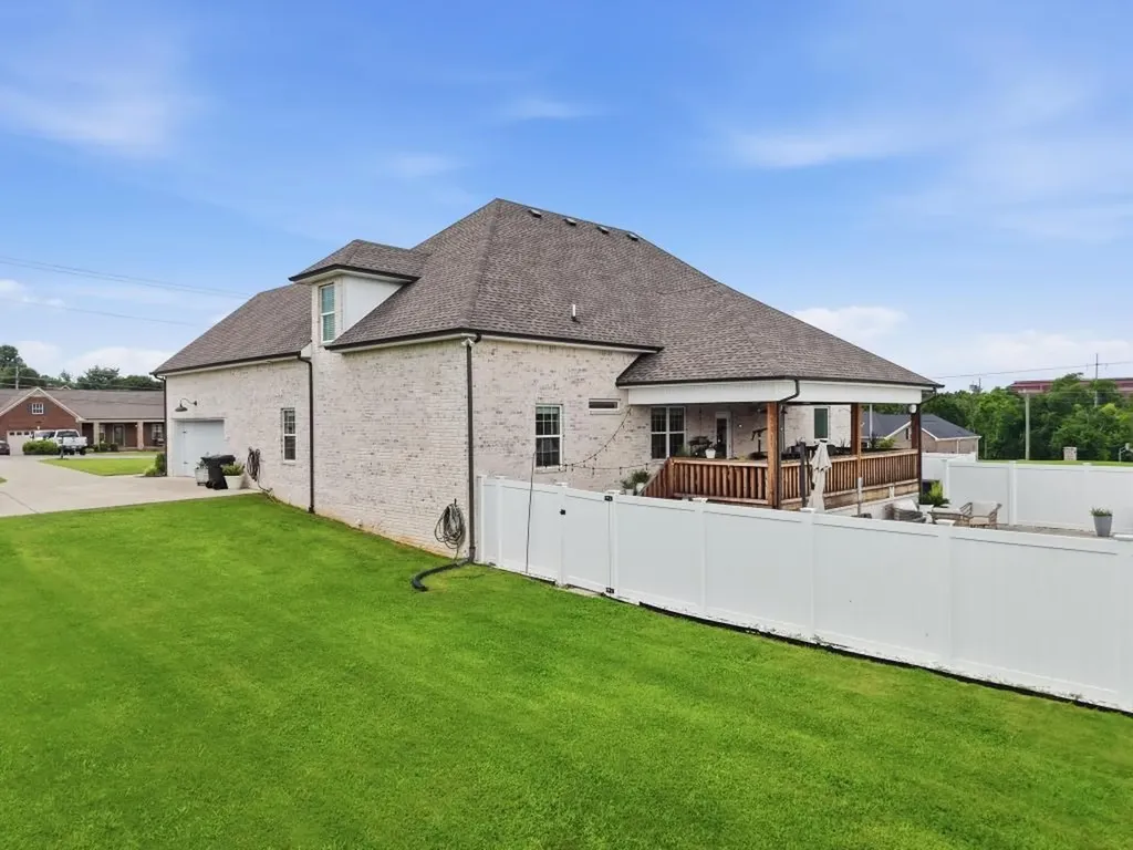 351 Drivers Lane Gallatin TN 37066