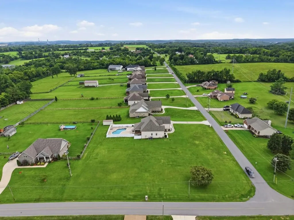 351 Drivers Lane Gallatin TN 37066