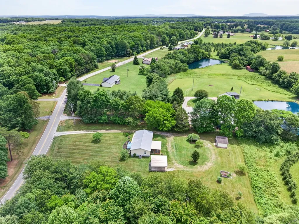 1513 Earl Jones Road Crossville TN 38555