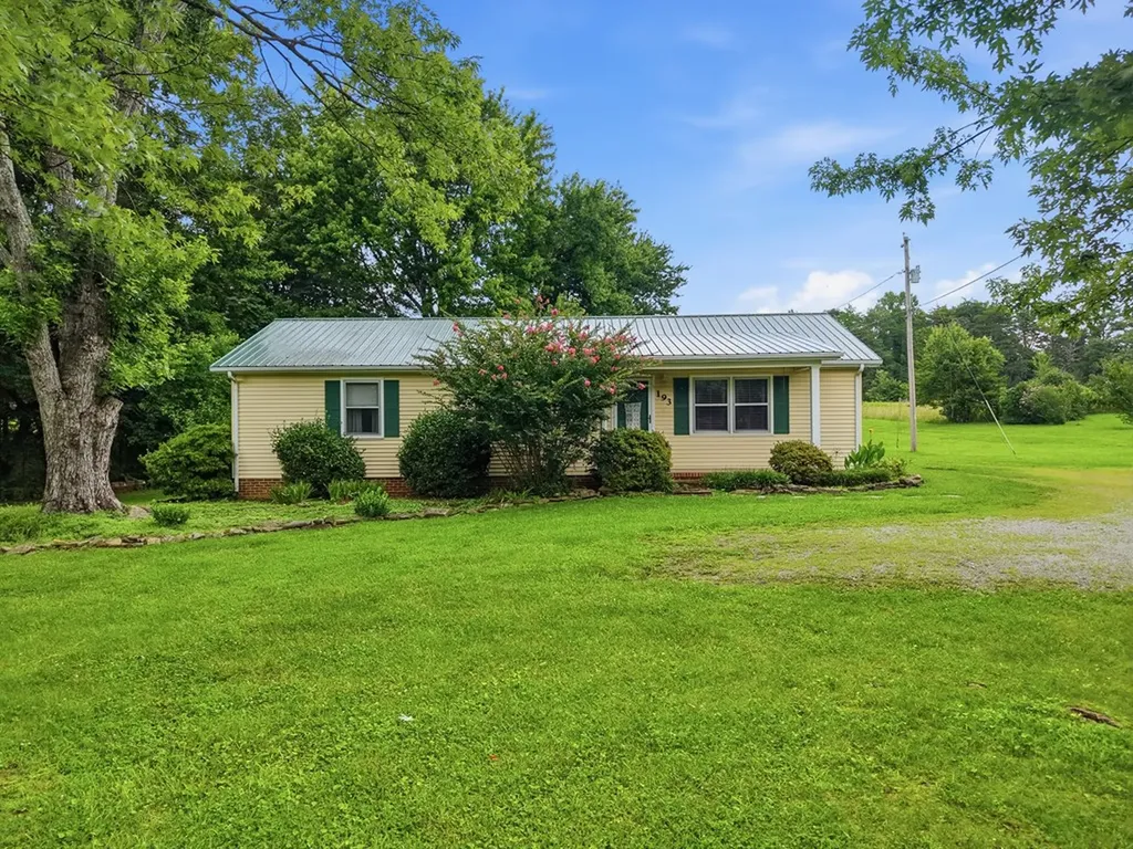 193 W Whitehall Road Cookeville TN 38501