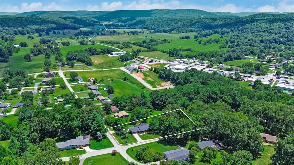 335 Woodland Street Livingston TN 38570