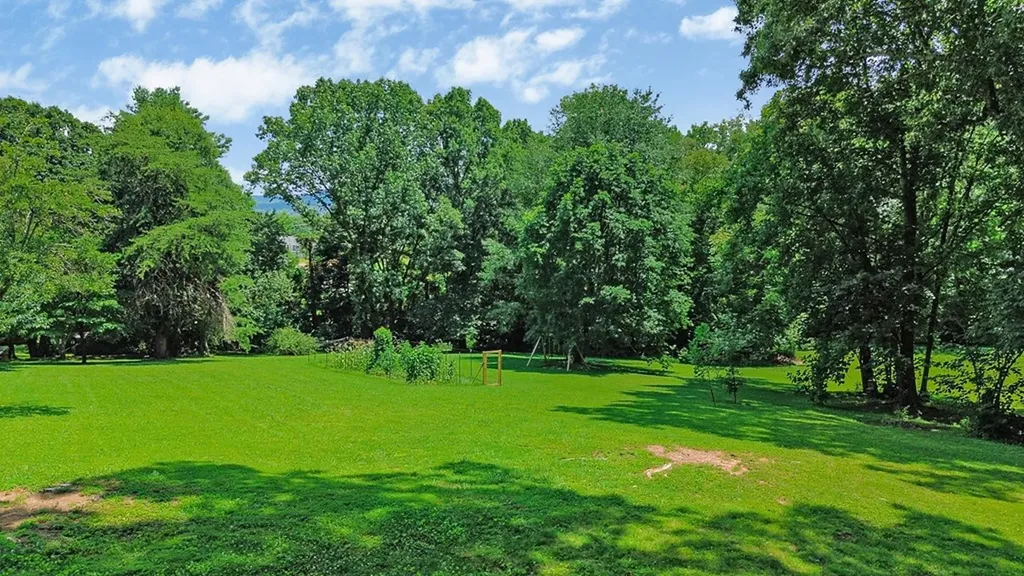 335 Woodland Street Livingston TN 38570