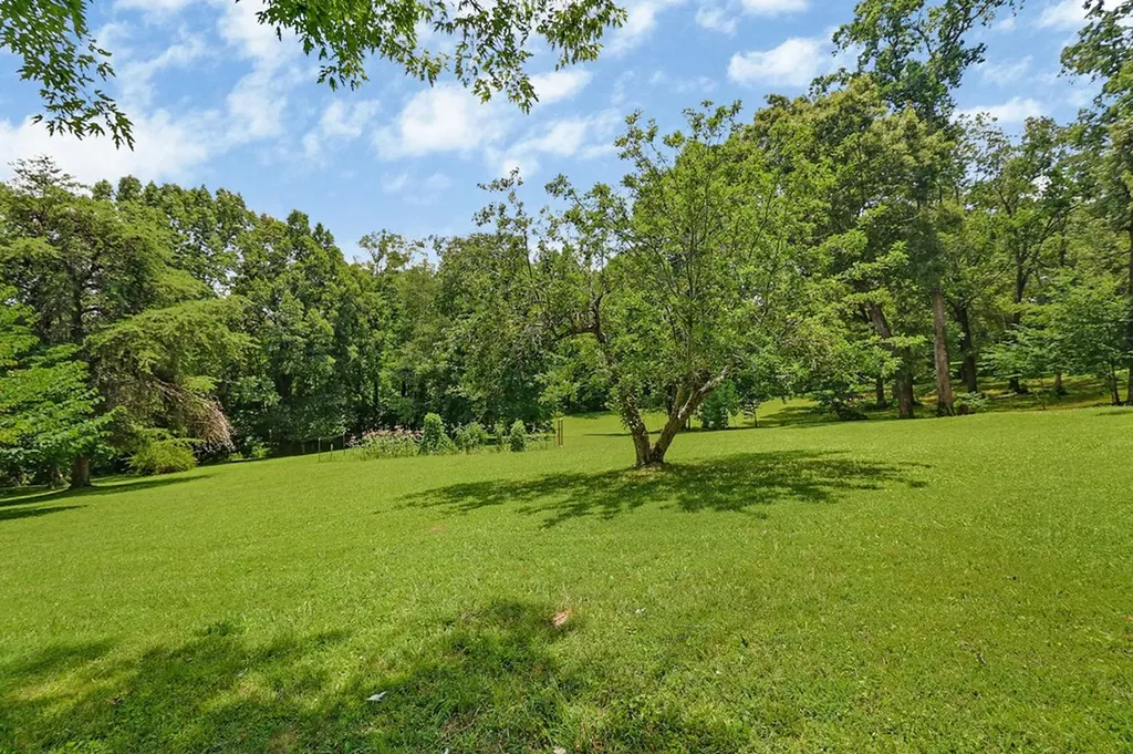 335 Woodland Street Livingston TN 38570