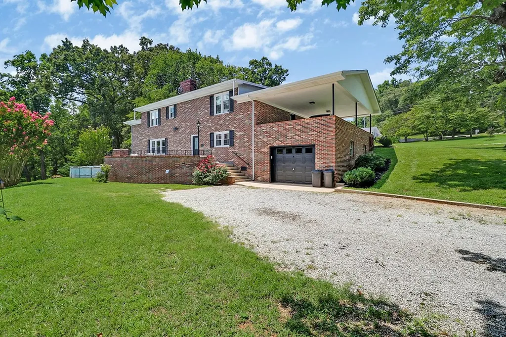 335 Woodland Street Livingston TN 38570
