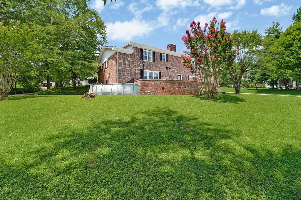 335 Woodland Street Livingston TN 38570