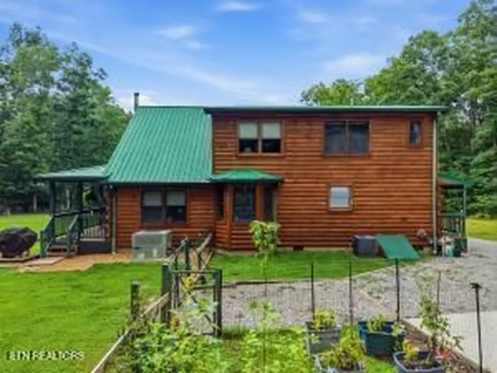 246 Cross Drive Monterey TN 38574