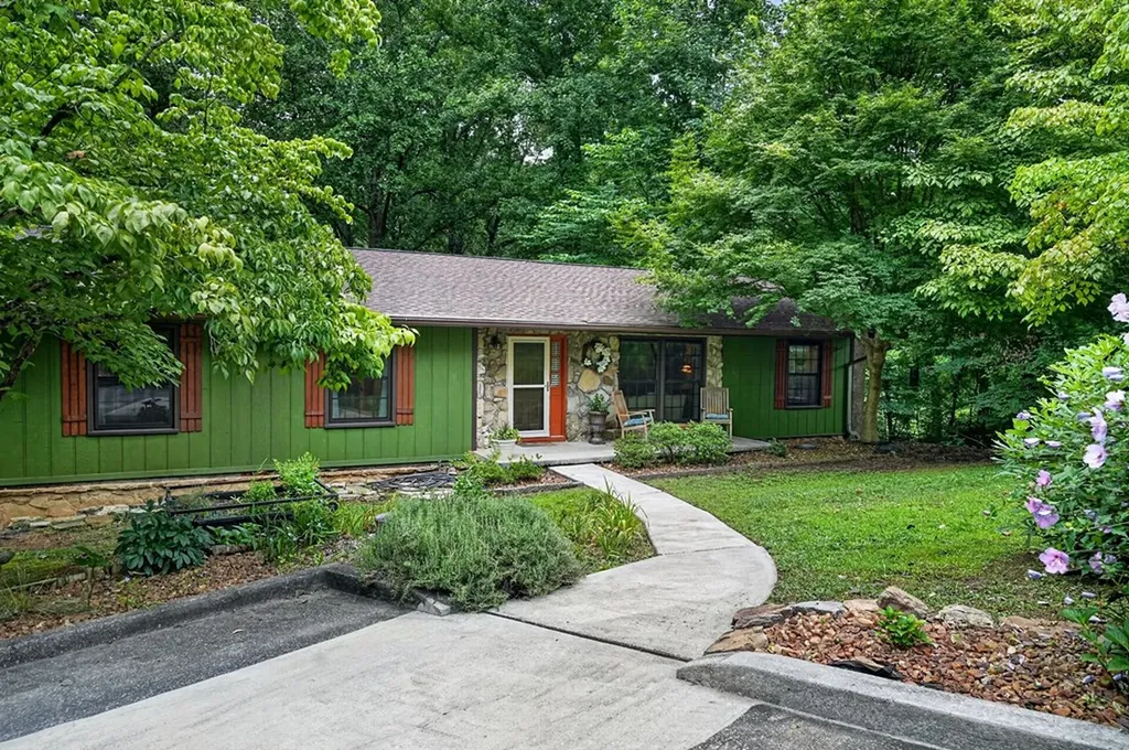 1545 Little John Lane Cookeville TN 38501