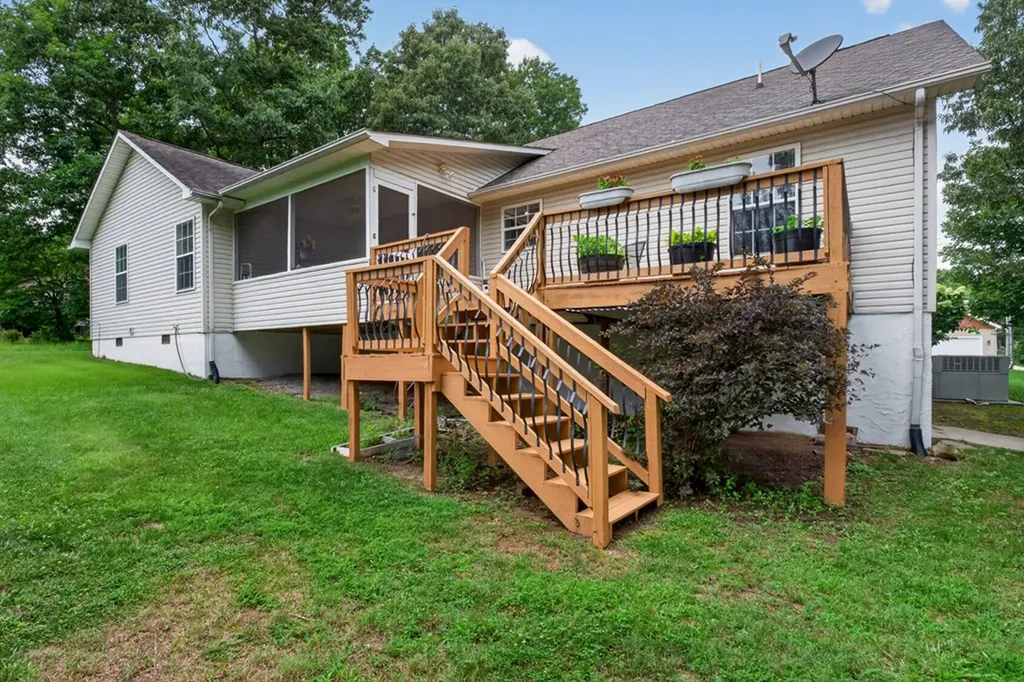 1044 Ackia Drive Crossville TN 38572