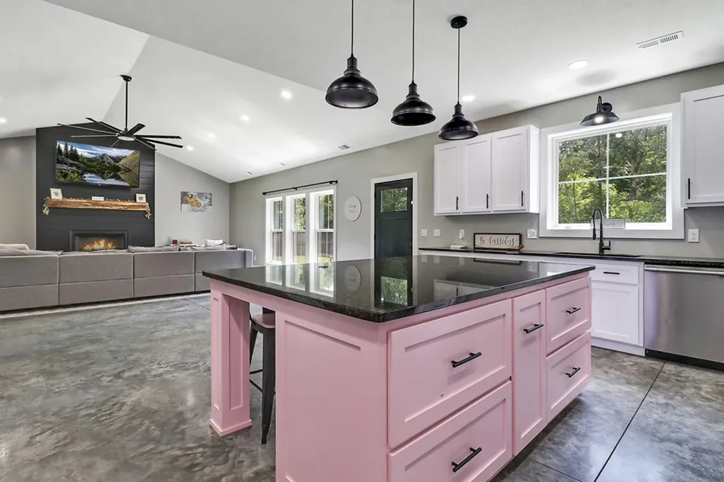2175 N Lick Creek Road Byrdstown TN 38556