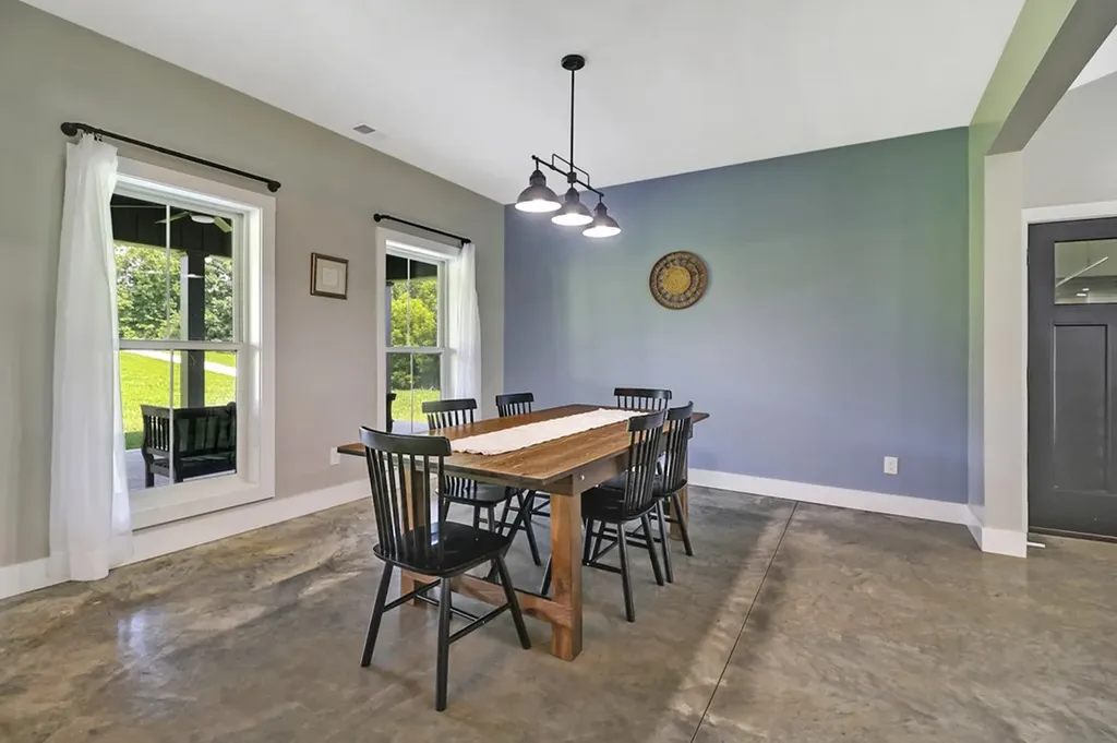 2175 N Lick Creek Road Byrdstown TN 38556